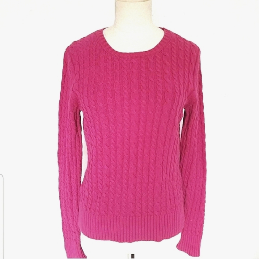 🌹GAP size Medium Fuschia Sweater